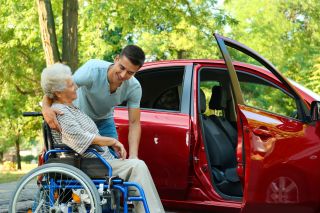 Aide à la mobilité et au transport de personnes - AJ Services 89, service à domicile Auxerre Avallon Joigny Sens